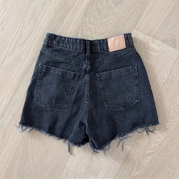 Zara Distressed Denim Shorts - Picture 2 of 5